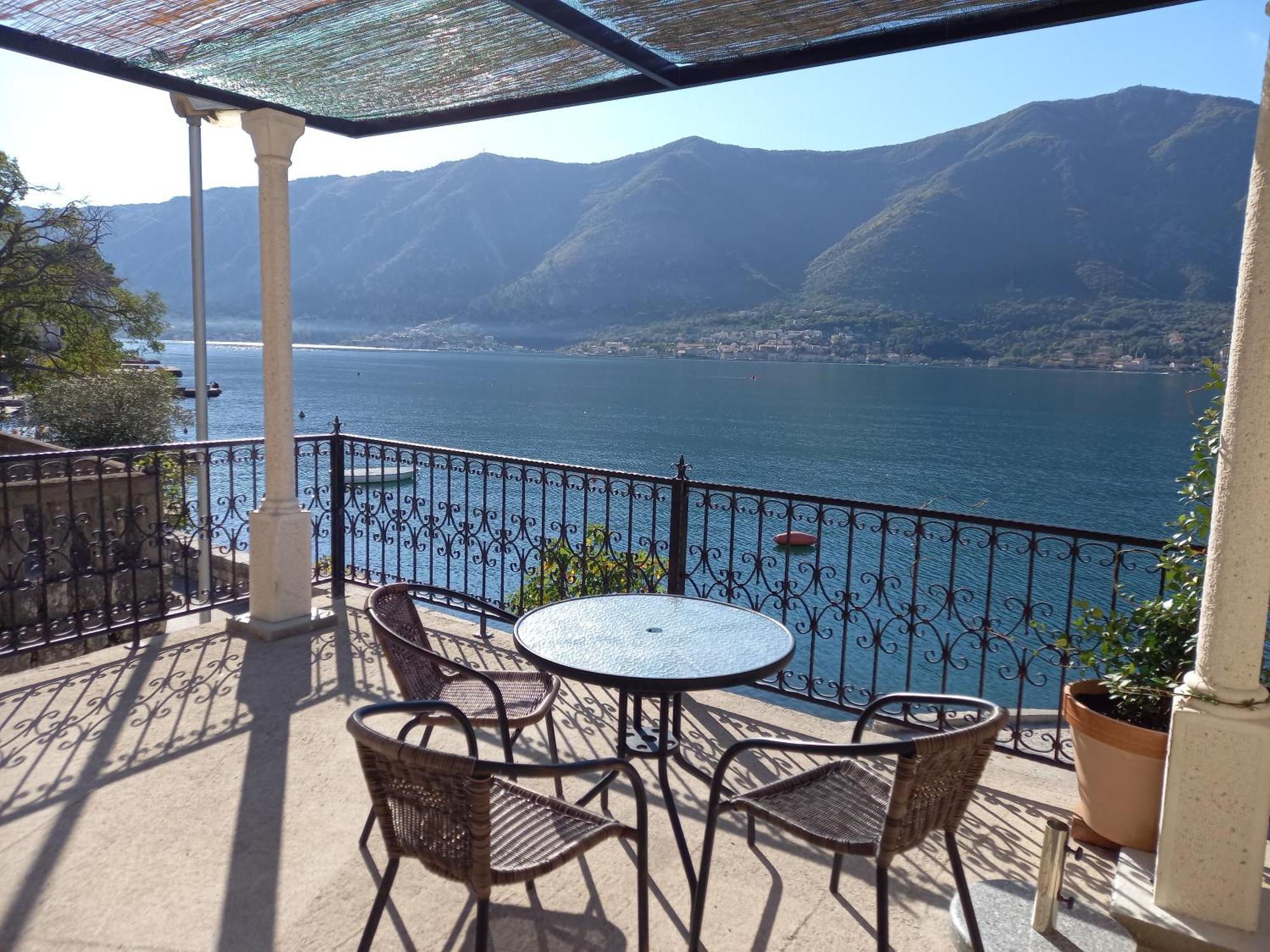 Apartments Ponta Kotor Bilik gambar