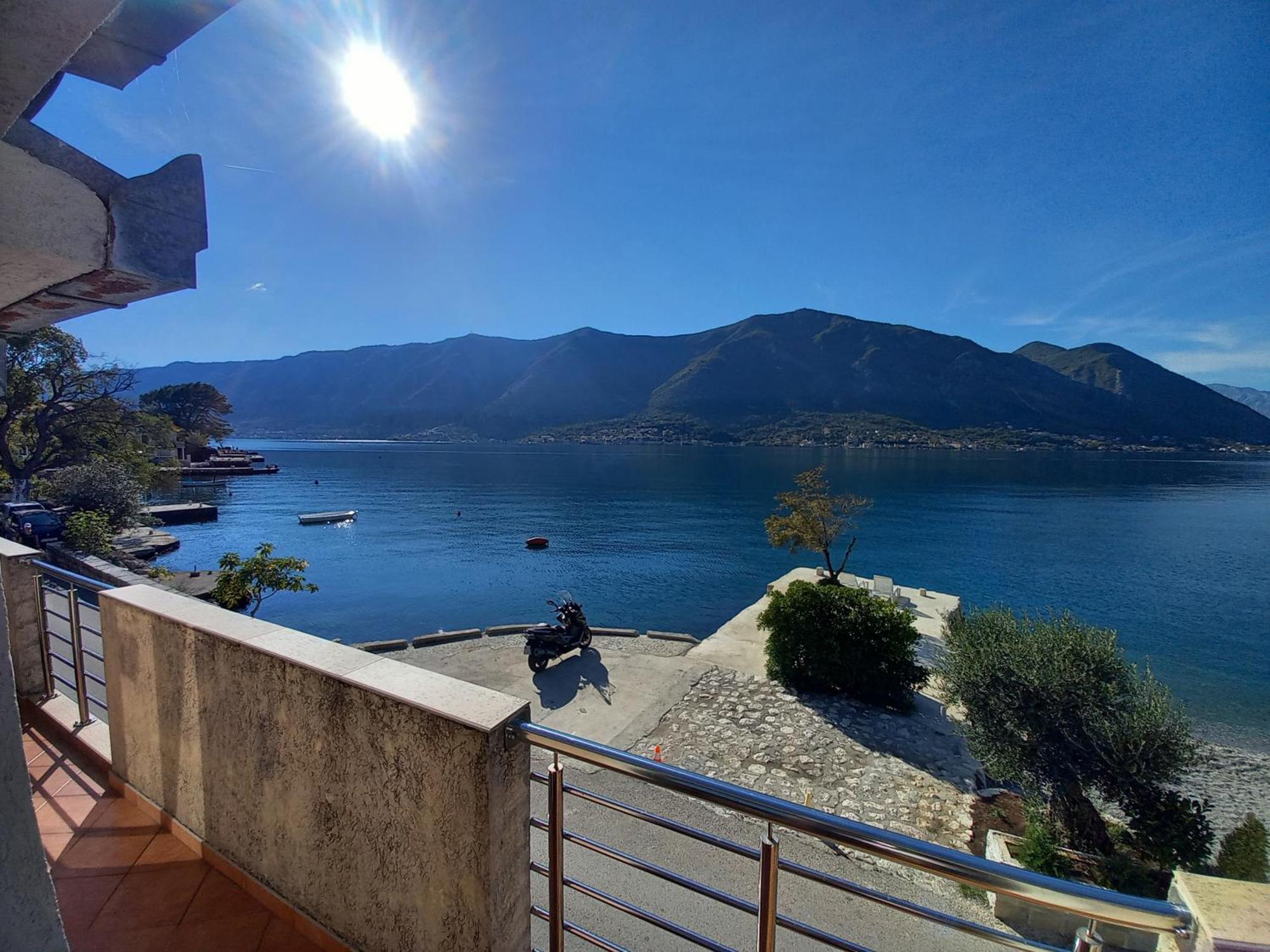 Apartments Ponta Kotor Bilik gambar