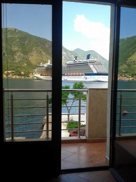 Apartments Ponta Kotor Bilik gambar